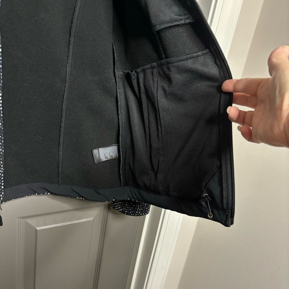 The North Face Soft Shell Jacket Fleece Lined M Black White Pink Blue Abstract - Picture 13 of 16